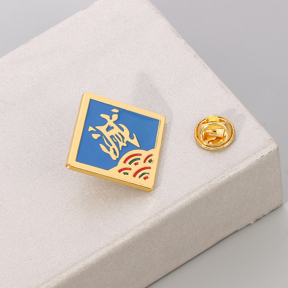 1 stks Anime Merchandise Pin B - Anime Merchandise Logo recensie en prijs